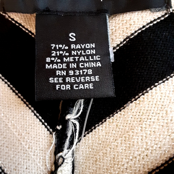 NWT, JOAN VASS, New York, Gold and Black Chevronn, Rayon Blend Pullover, Small - Picture 6 of 6